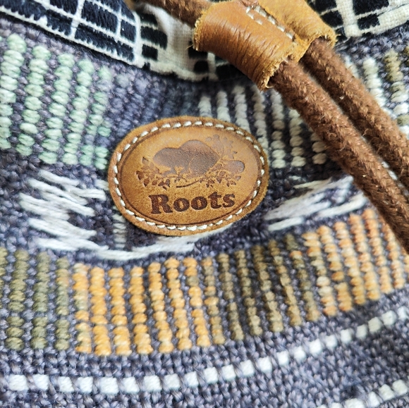Roots Mini Bucket Bag - Picture 4 of 6